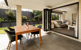 Strandon Coastal Townhouse - New Plymouth